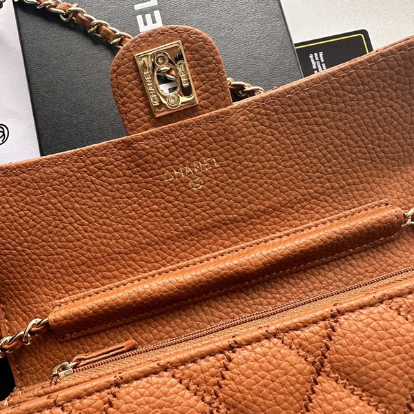 コピーシャネル激安財布着用イメージ